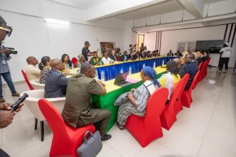 Dialogue national au Gabon : Échanges fructueux entre les membres du bureau et les diplomates