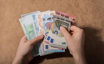 Le dinar face aux monnaies étrangères en Banque et au marché informel ce 30 avril !
