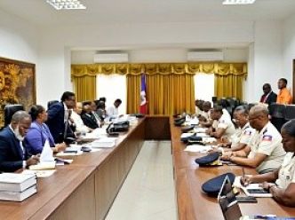 Haïti - Sécurité : Première séance de travail entre le CPT, la PNH et les FAd'H