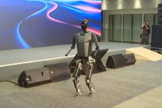 Oubliez Boston Dynamics : ce robot chinois peut carrément courir !