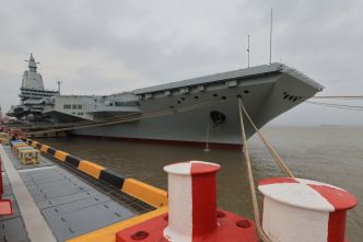Photos : Le porte-avions chinois Fujian entame ses premiers essais en mer