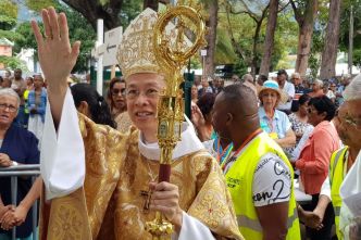 Messe du 1er mai célébrée par Monseigneur Pascal Chane-Teng : des milliers de fidèles à la Rivière-des-Pluies