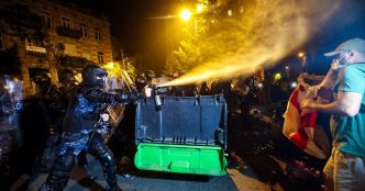 En Géorgie, 63 militants pro-européens arrêtés : récit d'un rassemblement violemment réprimé