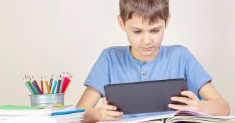 Addiction des enfants aux écrans : "Interdire les réseaux sociaux avant 15 ans est inapplicable"