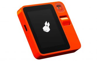 Rabbit R1 : une IA pas au point dans un appareil entrée de gamme