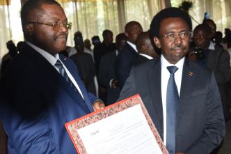 Tchad : Remise d'exequatur au Consul Général de la République du Tchad à Douala