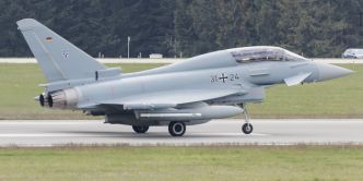 Le secrétaire général de l’OTAN a volé sur EF-2000 Typhoon biplace.