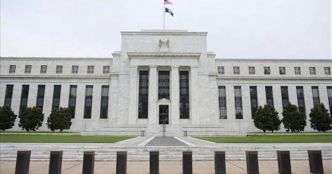 La Fed garde ses taux directeurs inchangés face à une diminution insuffisante de l'inflation