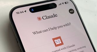 Claude AI débarque sur iOS : Anthropic lance son chatbot sur iPhone