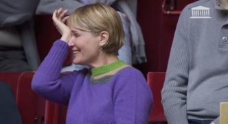 Judith Godrèche : les images bouleversantes de l'actrice en larmes à l'Assemblée nationale