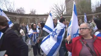 Tensions au campus McGill: une contre-manifestation en cours