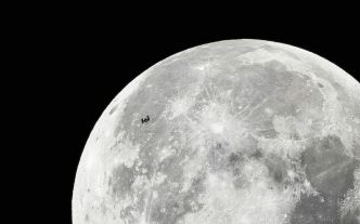 La Chine lance une sonde pour collecter des échantillons sur la face cachée de la Lune