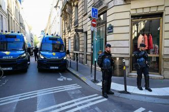 Mobilisation propalestinienne: Sciences Po Paris encore fermé, les forces de l'ordre devant le bâtiment