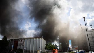 Berlin : un incendie se déclare dans une usine, les pompiers mettent en garde contre un nuage toxique
