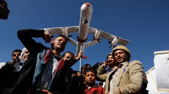 Les rebelles houthis du Yémen affirment avoir abattu un drone étatsunien Reaper et ont diffusé des images montrant des épaves d'avions (Associated Press)