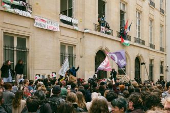 Science Po Paris refuse de revoir ses liens avec les universitsé israéliennes et fait évacuer les manifestants pro-palestiniens par la police (AFP)