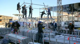 En attendant l'arrivée de la flamme olympique à Marseille, le Vieux-Port est dans les starting-blocks