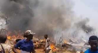 Incendie dévastateur au marché de Kounsitel : l’ampleur du drame suscite l’inquiétude