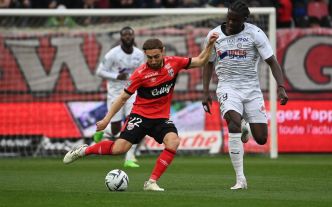 DIRECT - Guingamp - Saint-Etienne : duo Sidibé-Lobry dans l'entrejeu, suivez le match