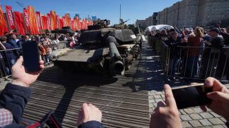 Guerre en Ukraine : des chars français, allemands et étatsuniens... À Moscou, Poutine expose les tanks capturés depuis le début de l'invasion [Photos, vidéo]