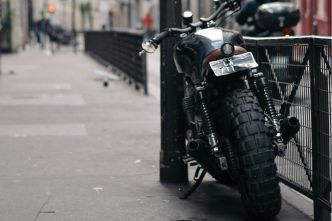 Les motards parisiens utilisent cette astuce pour ne plus payer le stationnement