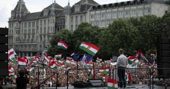 Opposant à Viktor Orban, Peter Magyar vante un "printemps hongrois" à ses partisans
