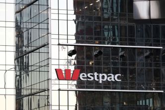 Le bénéfice net de la banque australienne Westpac chute de 16 % et annonce un rachat supplémentaire de 661 millions de dollars