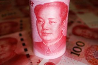 La Chine relève le taux de change du yuan à son plus haut niveau depuis trois semaines, plus fort que prévu