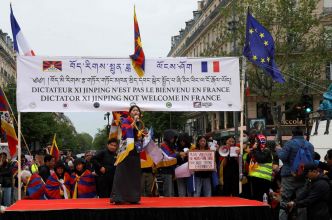 Visite de Xi Jinping en France : Glucksmann et Hayer dénoncent le génocide chinois contre les Ouïghours