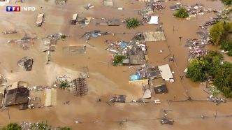 VIDÉO - "On cherche les gens" : les sauvetages se multiplient après les inondations meurtrières au Brésil | TF1 INFO