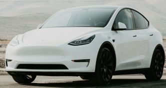 Tesla : Musk s'isole dans sa tour d'ivoire