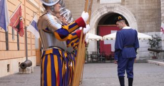Au Vatican, 34 gardes suisses ont prêté serment pour rejoindre la plus petite armée du monde
