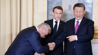 Visite de Xi Jinping en France : Luc Besson, Sophie Marceau, Jack Lang, Bernard Arnault... qui étaient les invités du dîner à l'Elysée