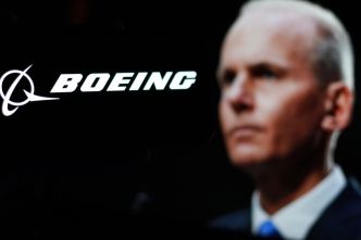 Boeing plonge, mais son PDG veut une augmentation de 45%