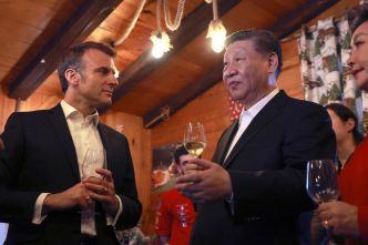 Au Tourmalet, rencontre au sommet et sous la neige entre Macron et Xi Jinping