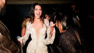 Kendall Jenner ahurissante en mini-robe à dentelle et décolleté vertigineux, elle enflamme la piste de l'after party du Met Gala