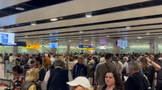 Aux Royaume-Uni, une panne dans les aéroports du pays provoque le chaos