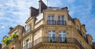 Iris Mittenaere nous dévoile son appartement luxueux en plein coeur de Paris
