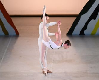 Shades of Blue and White au Ballet de Stuttgart, une soirée sans grand frisson