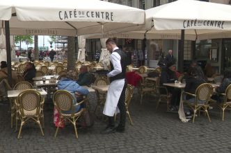 "En France, je faisais 60 heures pour 2200 euros" : avec un salaire minimum à 3700 euros, le canton de Genève attire toujours plus de travailleurs frontaliers