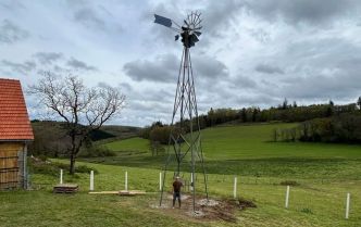 En Creuse, ce maire a retrouvé une éolienne semblable à celle de ses souvenirs d'enfance