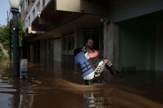 Brésil : le bilan des inondations meurtrières dans le sud du pays monte à 100 morts