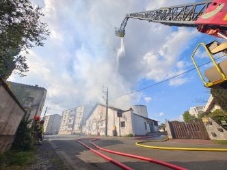 [VIDEOS] Cognac : un entrepôt désaffecté ravagé par un incendie impressionnant