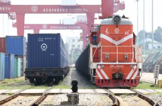 La Chine et la Serbie souhaitent d�velopper l'utilisation des trains de fret Chine-Europe (communiqu� conjoint)