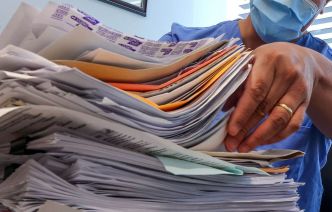 Québec veut serrer la vis aux assureurs pour diminuer la paperasse médicale