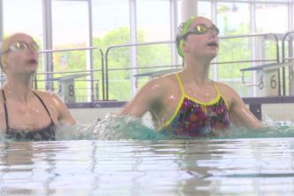 VIDEO. Jeux Olympiques : deux espoirs de la natation synchronisée ukrainienne s'entraînent à Nîmes