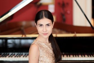 Retour de la pianiste prodige Alexandra Dovgan au Théâtre des Champs-Élysées