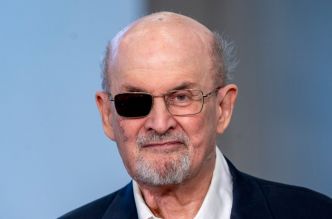 Interview de Salman Rushdie: «Il a eu ses 27 secondes de gloire, pendant qu'il me poignardait»