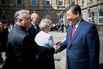 En visite « historique » en Hongrie, Xi Jinping défie l'Union européenne