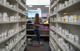 Le Québec devrait accroître les soins cliniques en pharmacie, selon l'IEDM